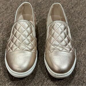 EUC Steve Madden rose  gold Zander Ecentrcq Quilt women loafers shoes flats 6.5